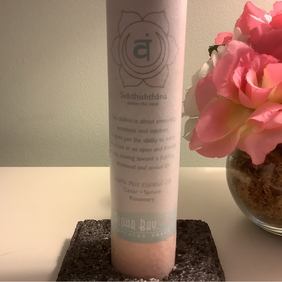 NWT! Chakra Love Energy Candle and holder - Picture 4 of 7